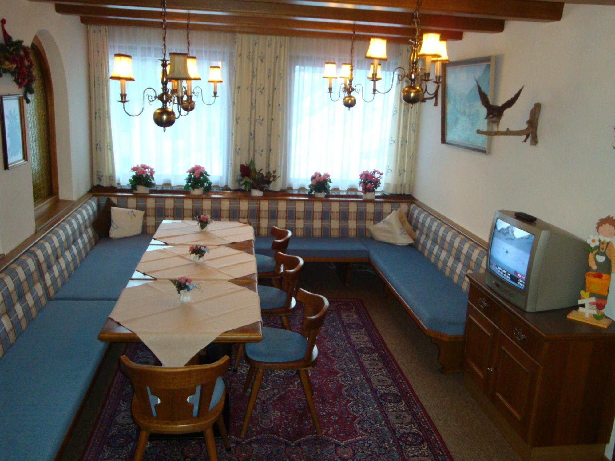 Hotel Garni Val-Sinestra Ішгль Екстер'єр фото